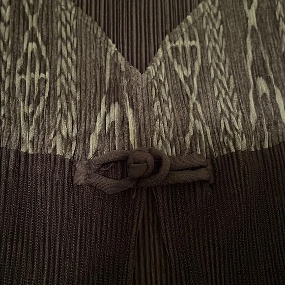 PLEATS PLEASE STYLE DRESS - Picture 5 of 8